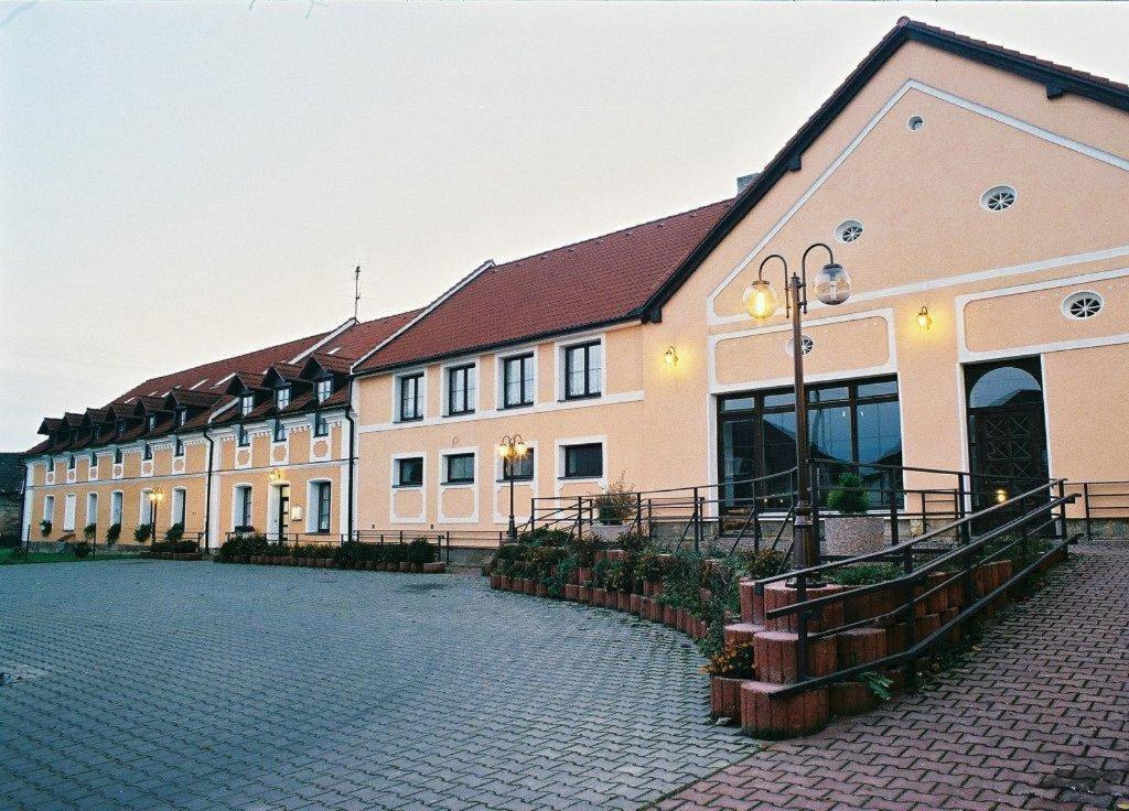 Pension U Svateho Jana Hradec Kralove Luaran gambar